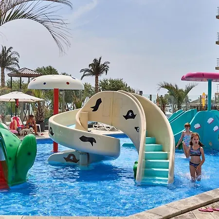 Coral Pool & Mamaia Nord 아파트 Năvodari
